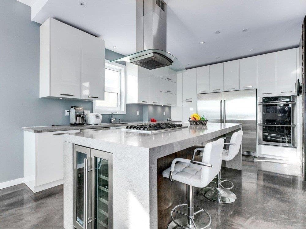 15061 VICTORIA AVENUE photo 4