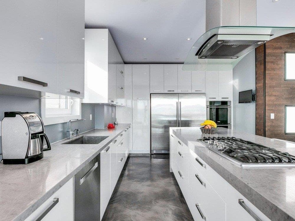 15061 VICTORIA AVENUE photo 5