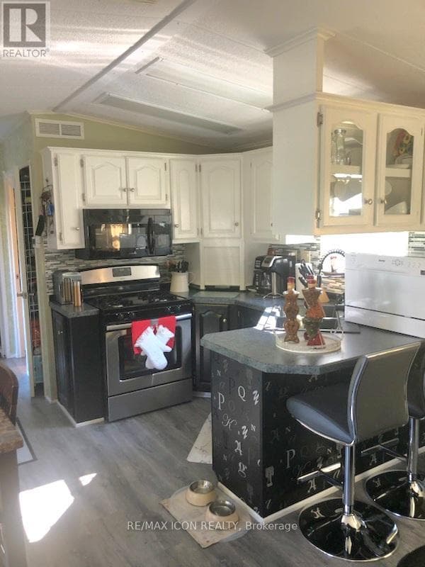 9 - 77307 BLUEWATER HIGHWAY photo 4