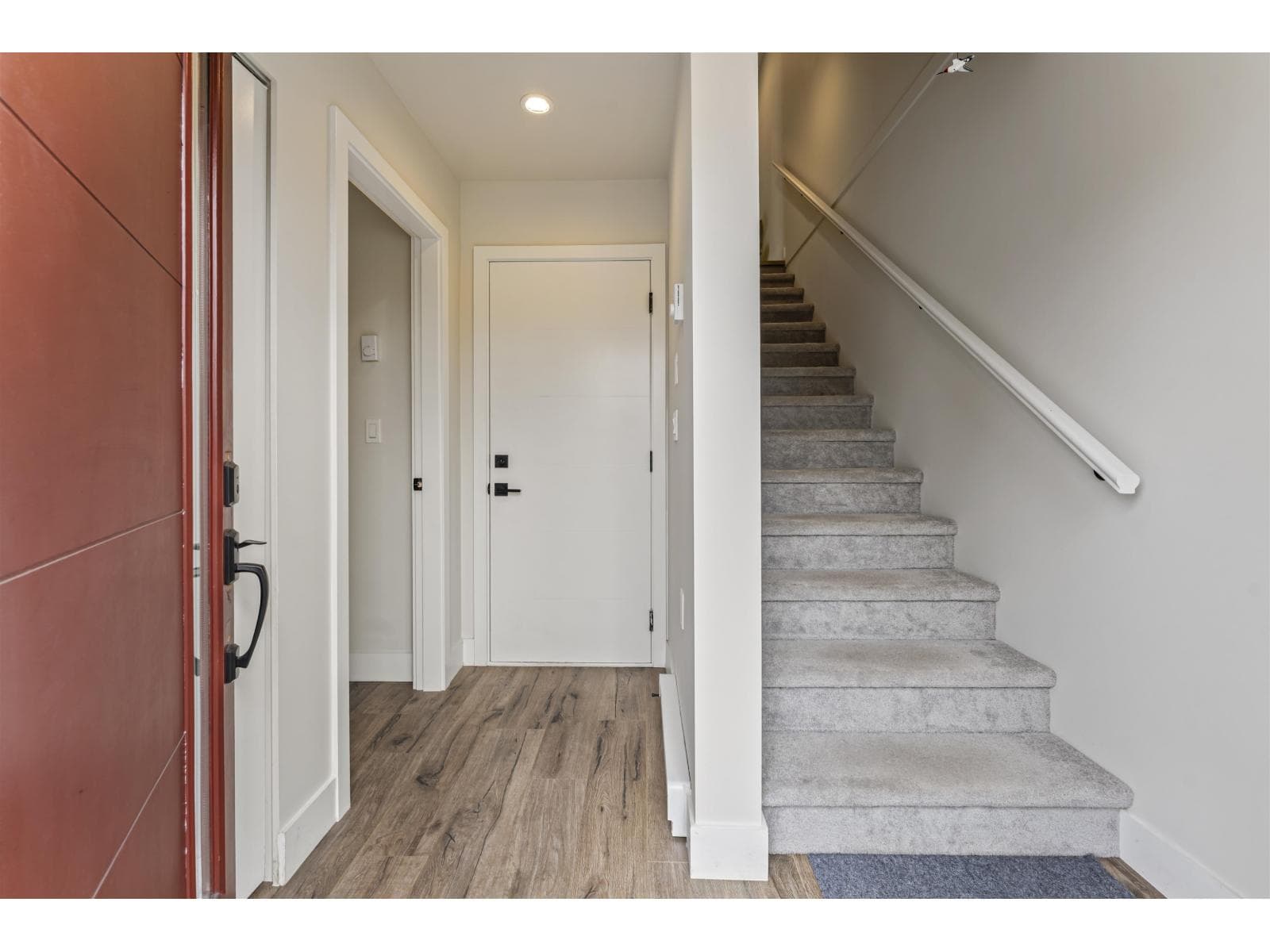 19 2033 MCKENZIE ROAD photo 5
