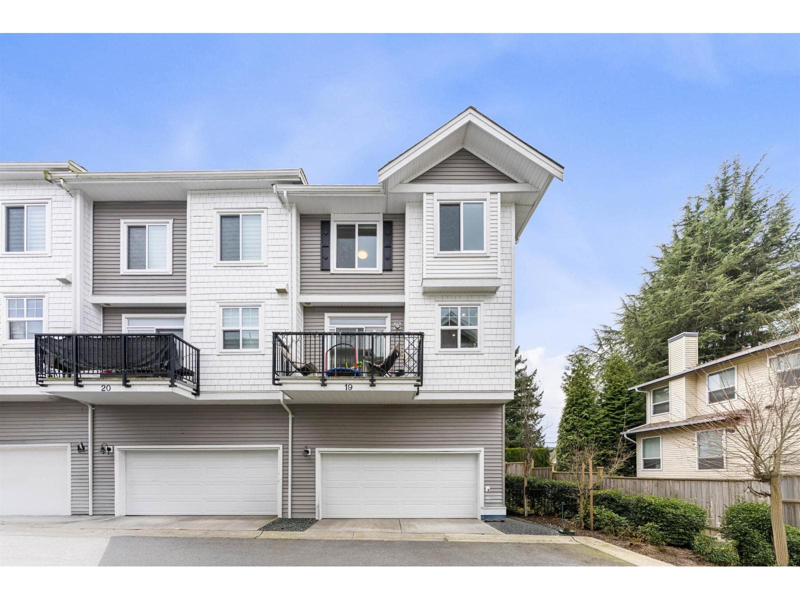 19 2033 MCKENZIE ROAD photo 3