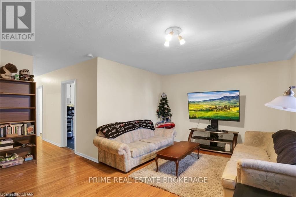 329 SALISBURY STREET photo 4