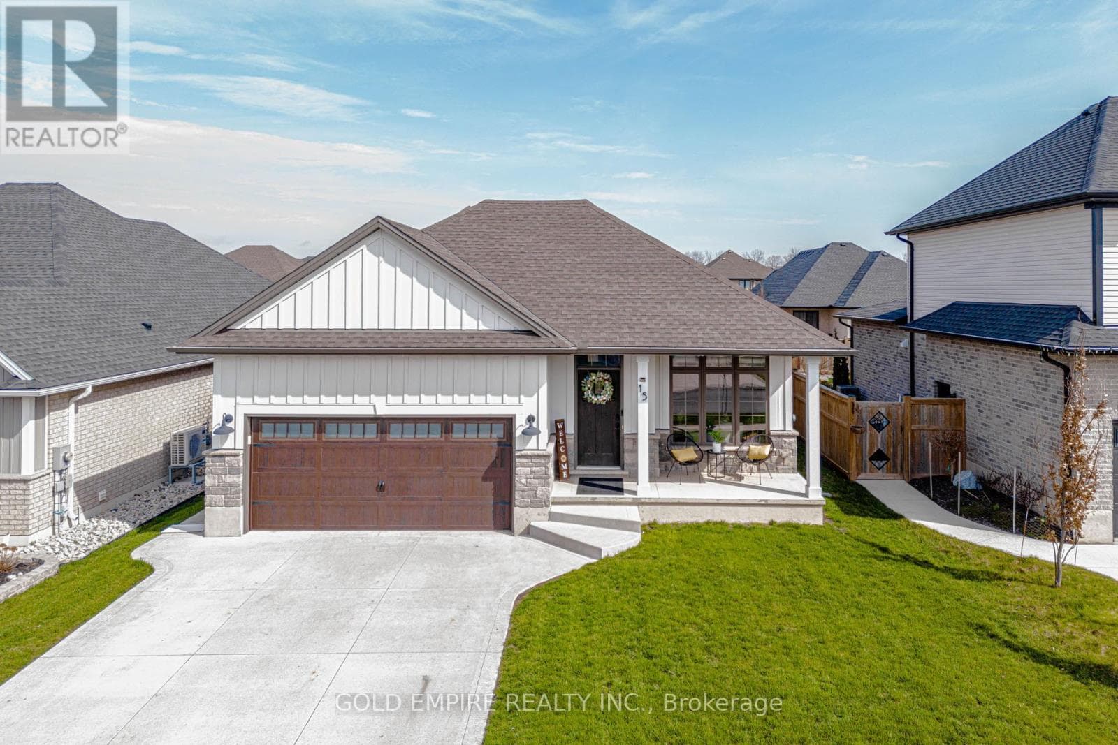 15 MUIRFIELD DRIVE photo 2