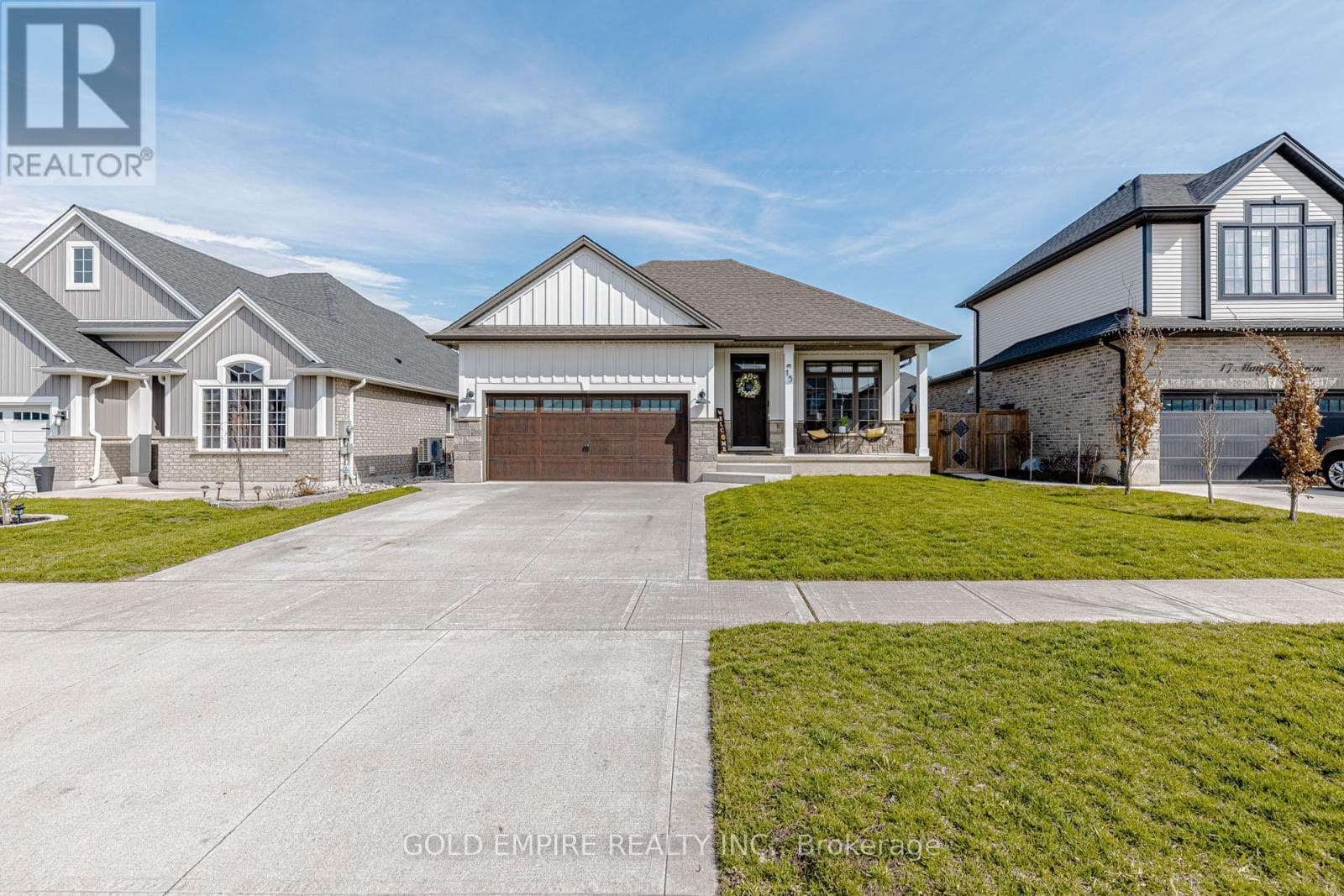 15 MUIRFIELD DRIVE photo 4