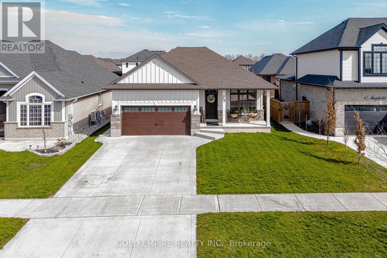 15 MUIRFIELD DRIVE photo 5