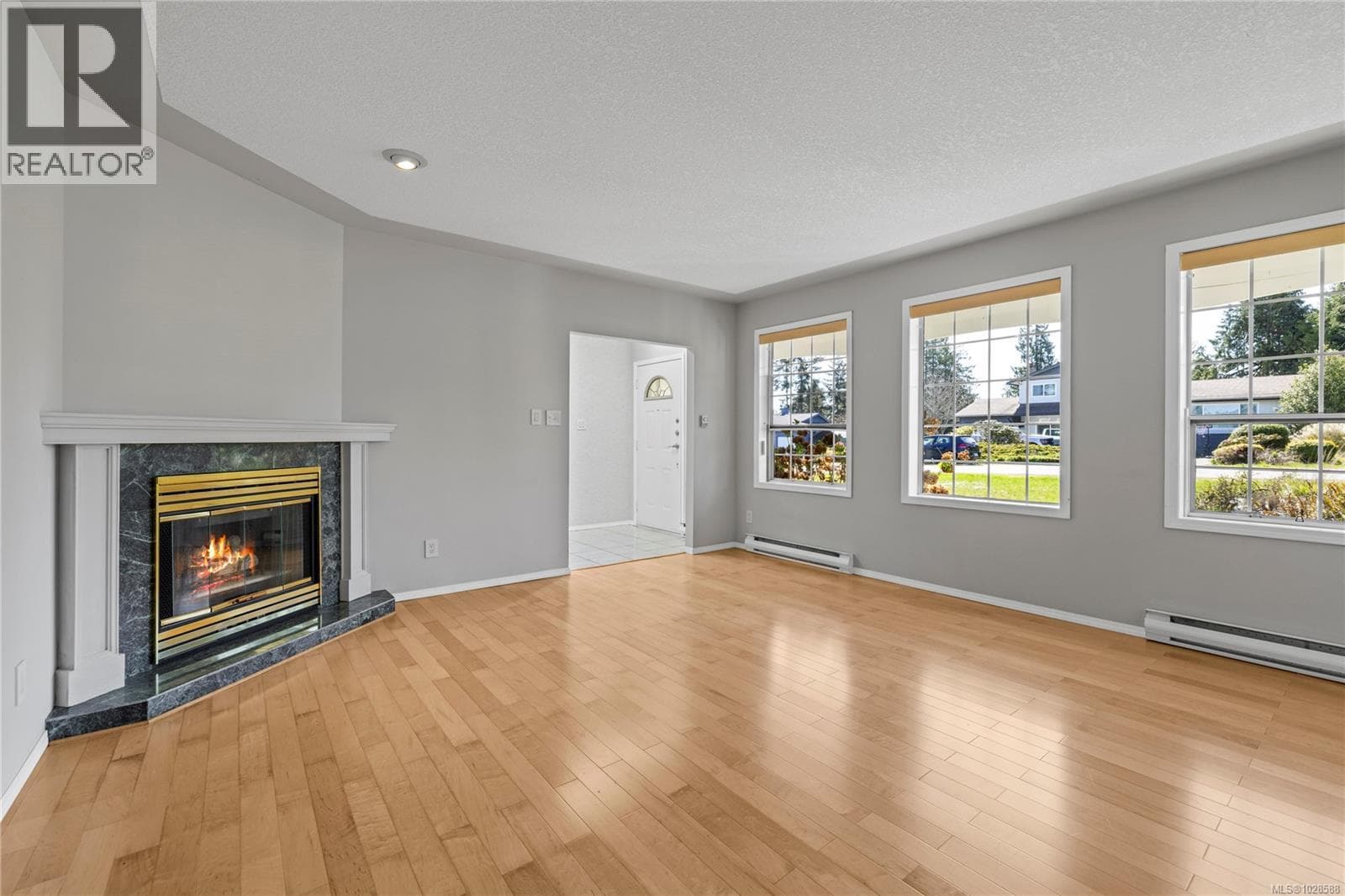 625 Forsyth Ave photo 4