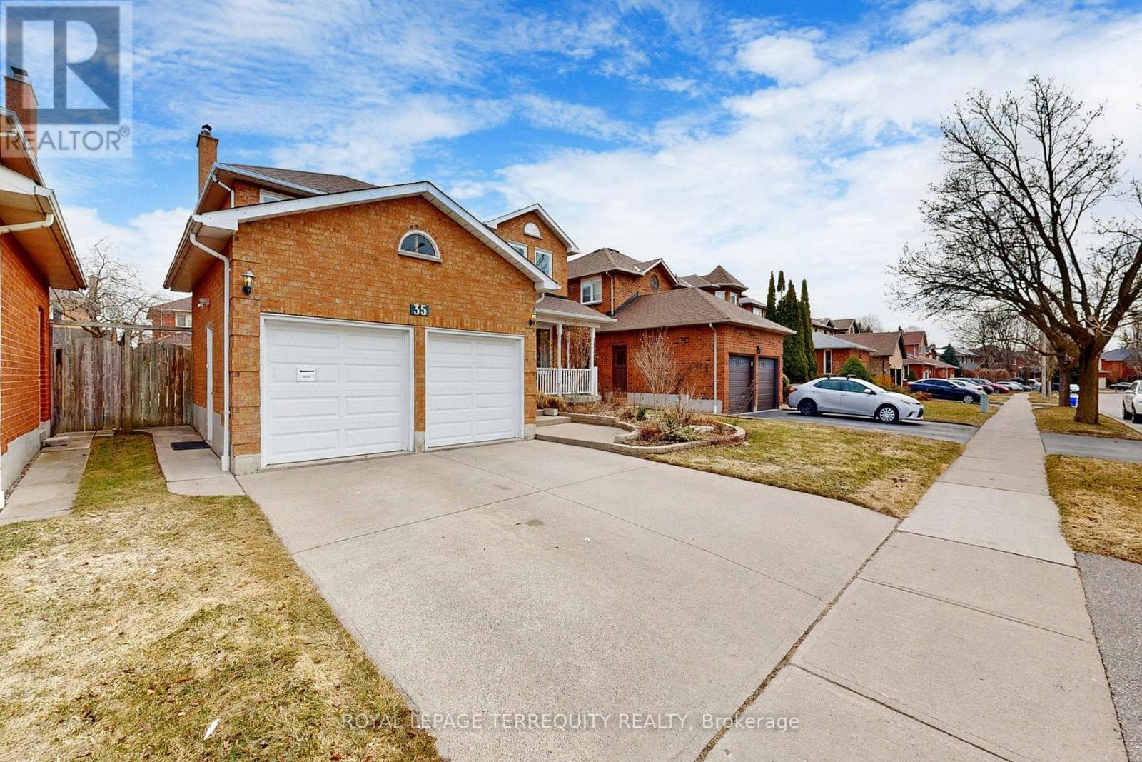 35 WILLIAM STEPHENSON DRIVE photo 2