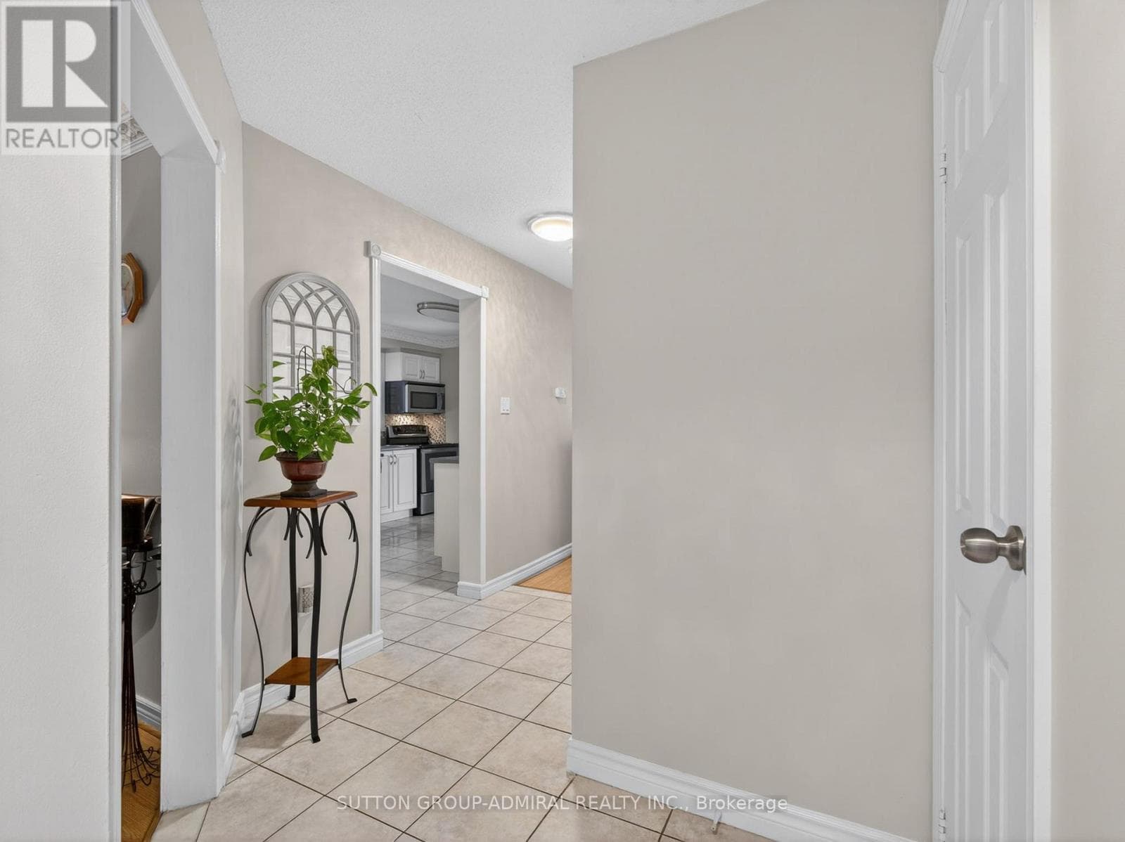 116 PATRICE CRESCENT photo 4