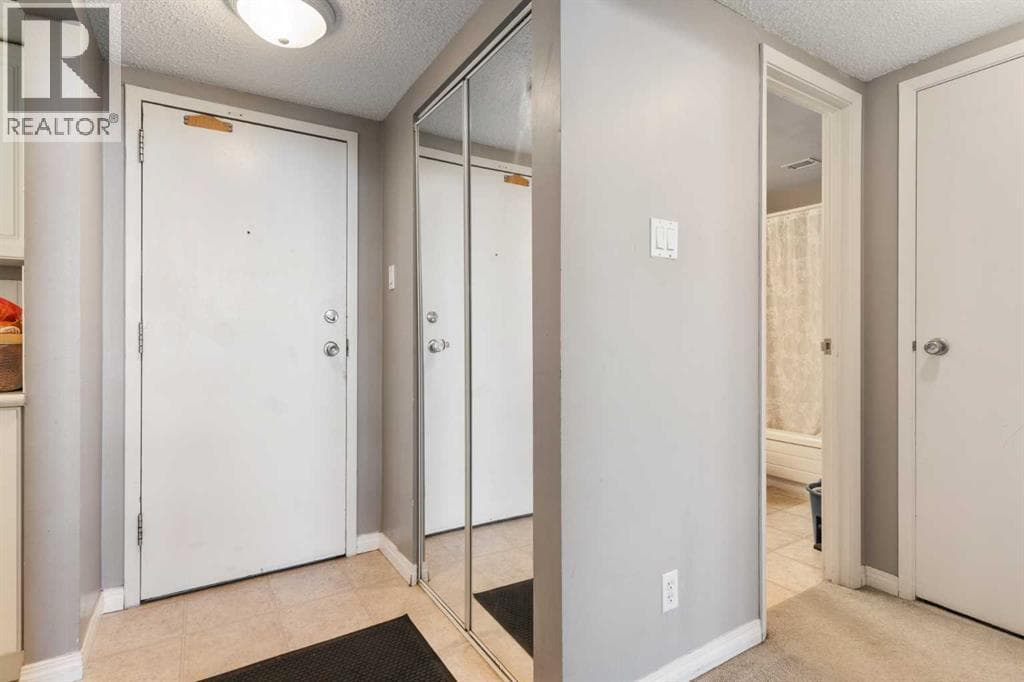 303, 30 Mchugh Court NE photo 3