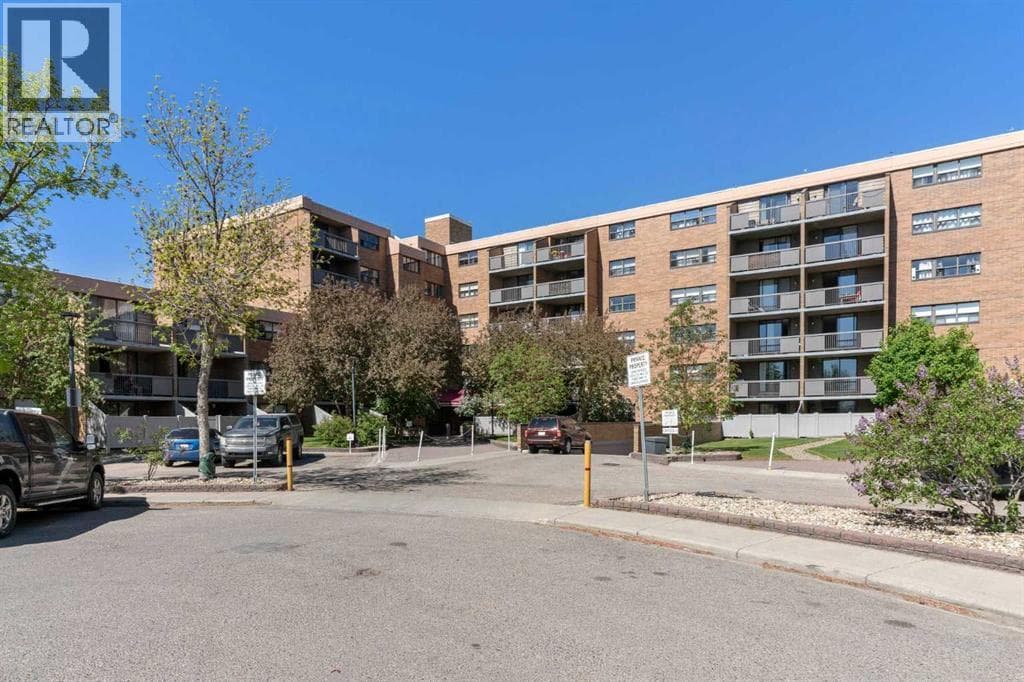 2 bed 1 bath single family at 303, 30 Mchugh Court NE — $225,000
