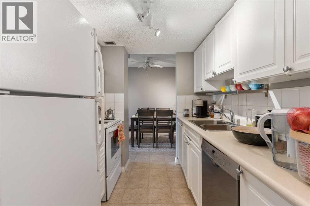 303, 30 Mchugh Court NE photo 5