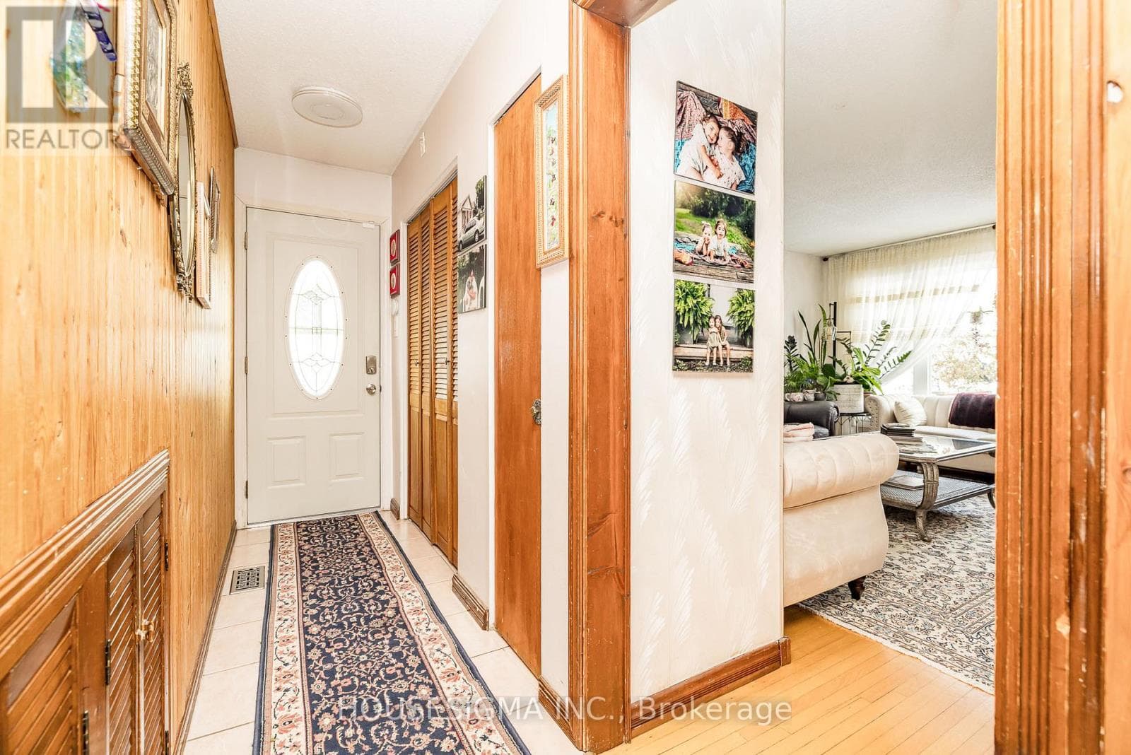 994 CHARLTON DRIVE photo 3