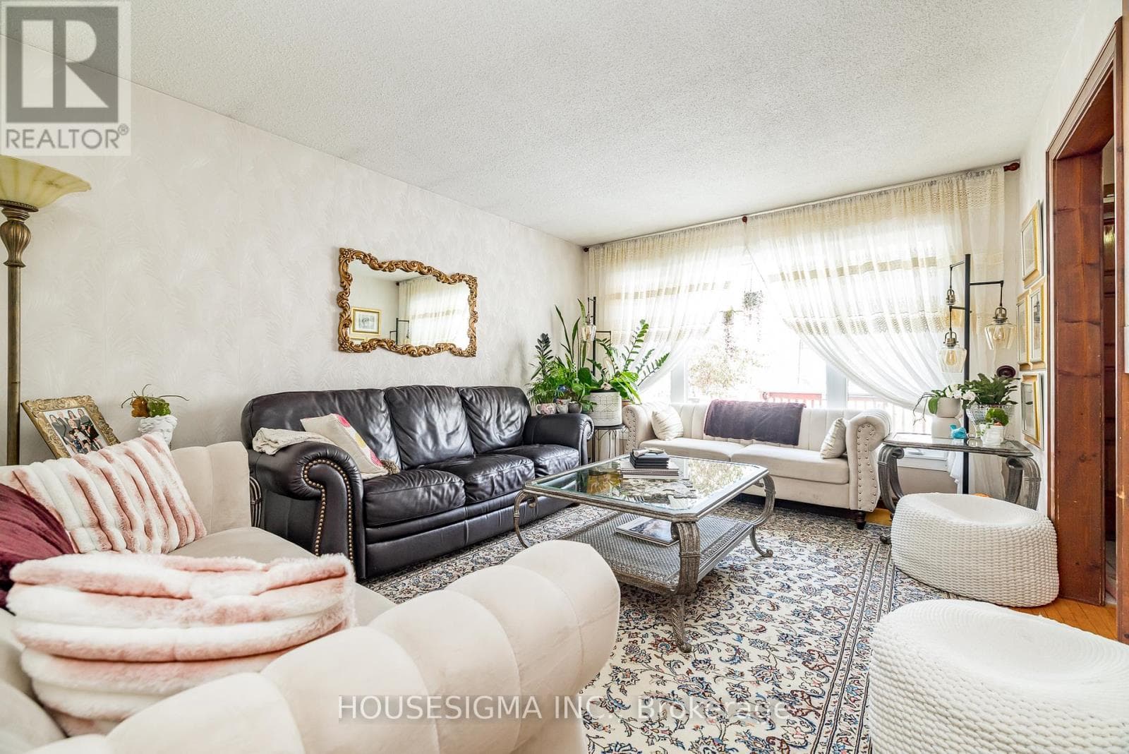 994 CHARLTON DRIVE photo 4
