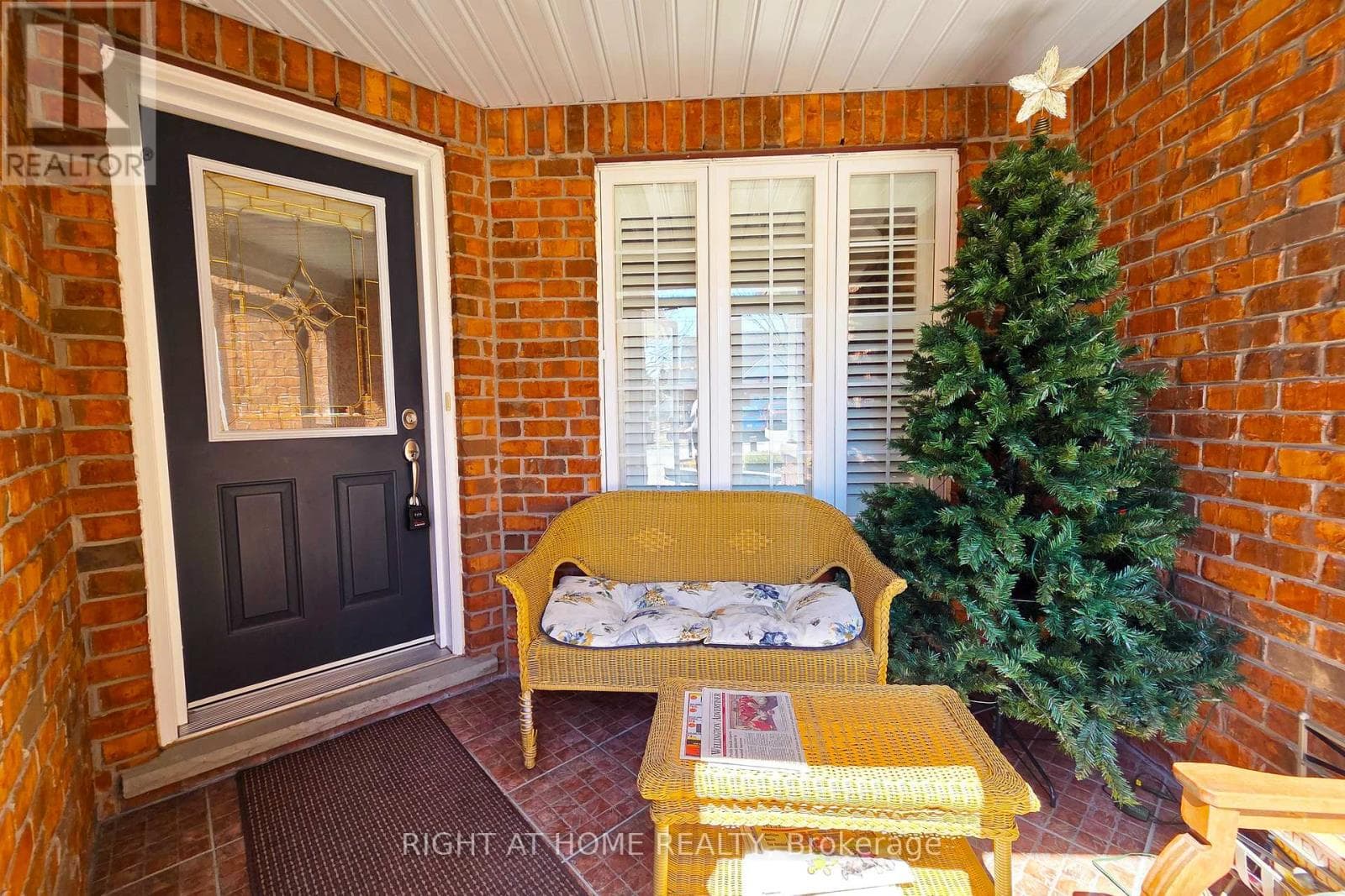 174 RIVERWALK PLACE photo 3