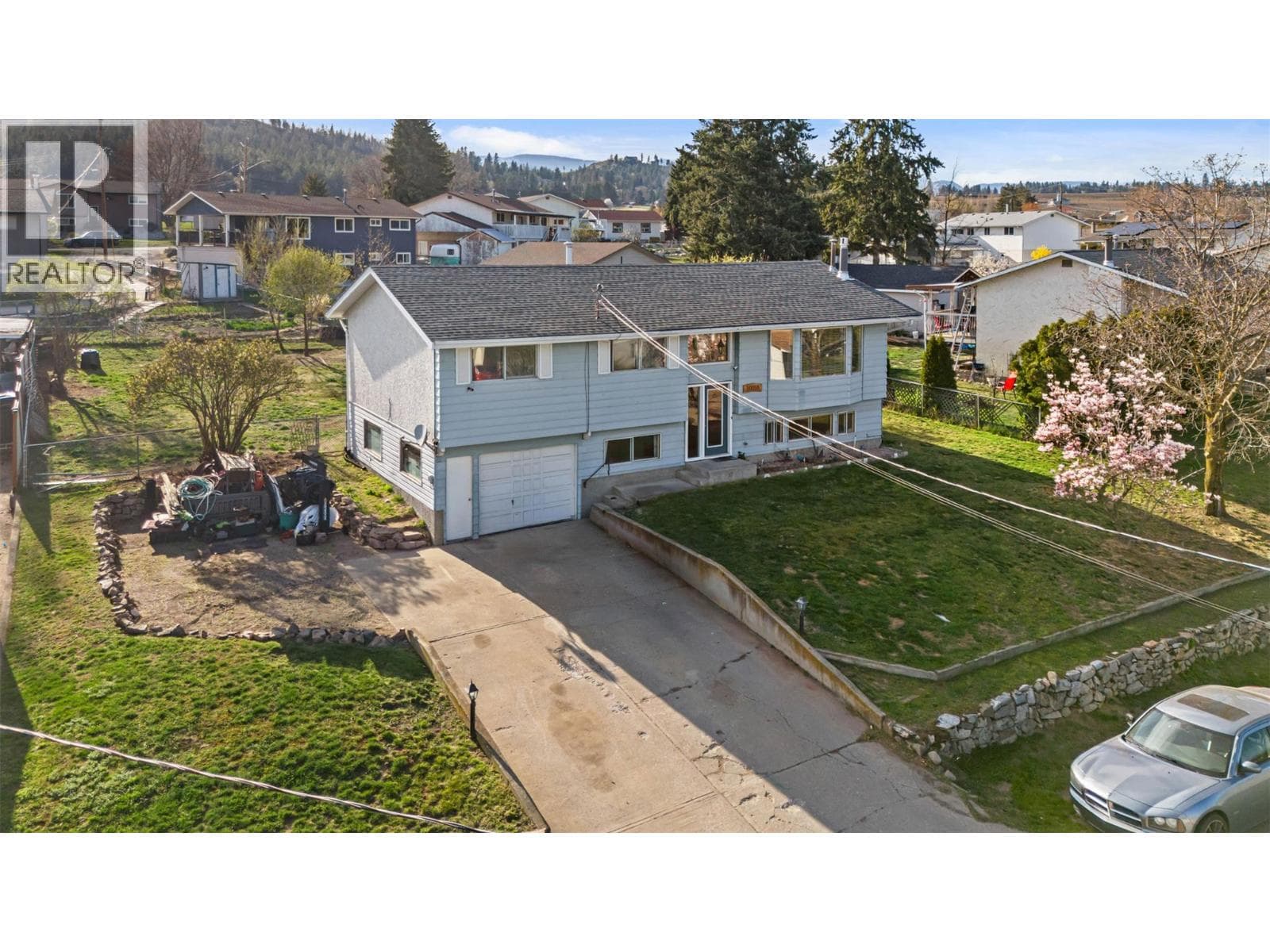 10058 Kel Vern Crescent photo 2