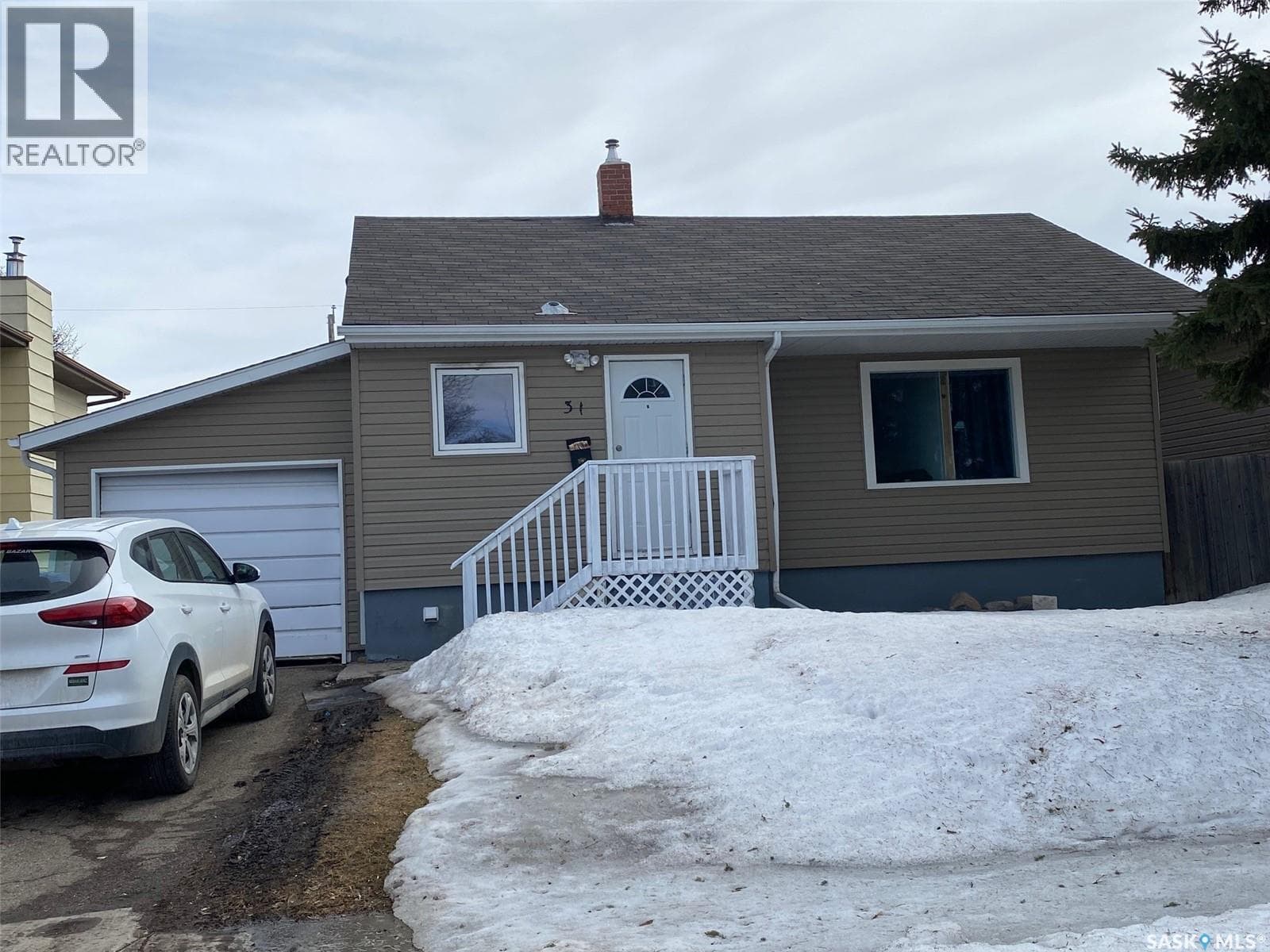 31 Irwin AVENUE