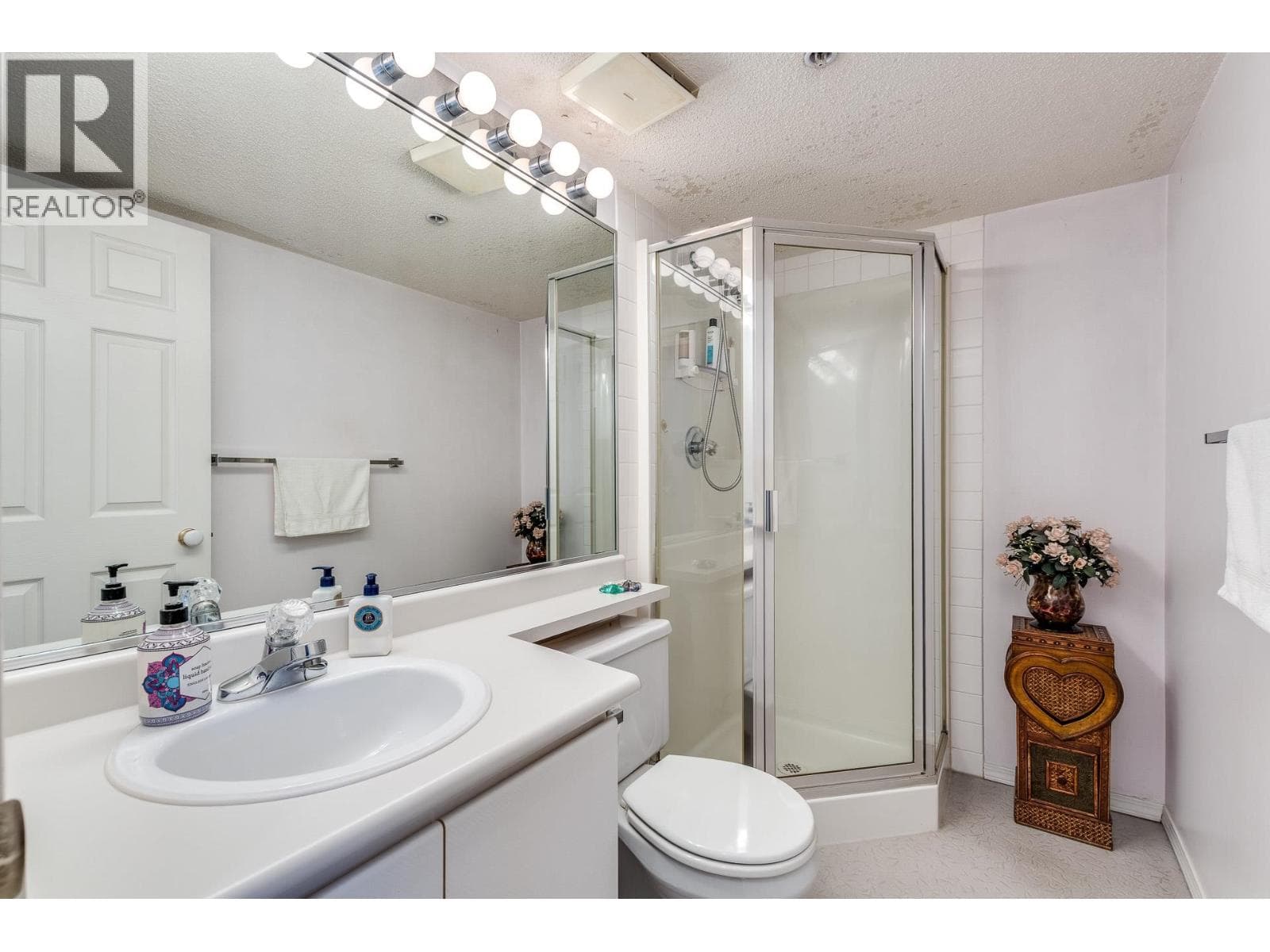 1143 O'FLAHERTY GATE photo 4