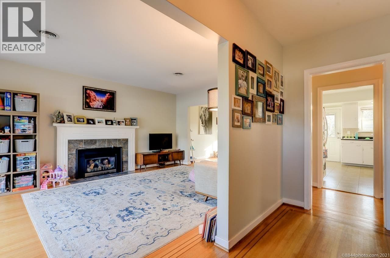 2016 W 48TH AVENUE photo 2