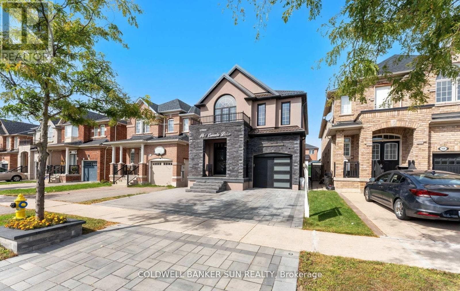 164 CANADA DRIVE photo 3