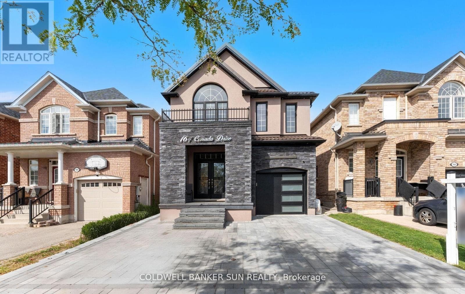 164 CANADA DRIVE photo 4