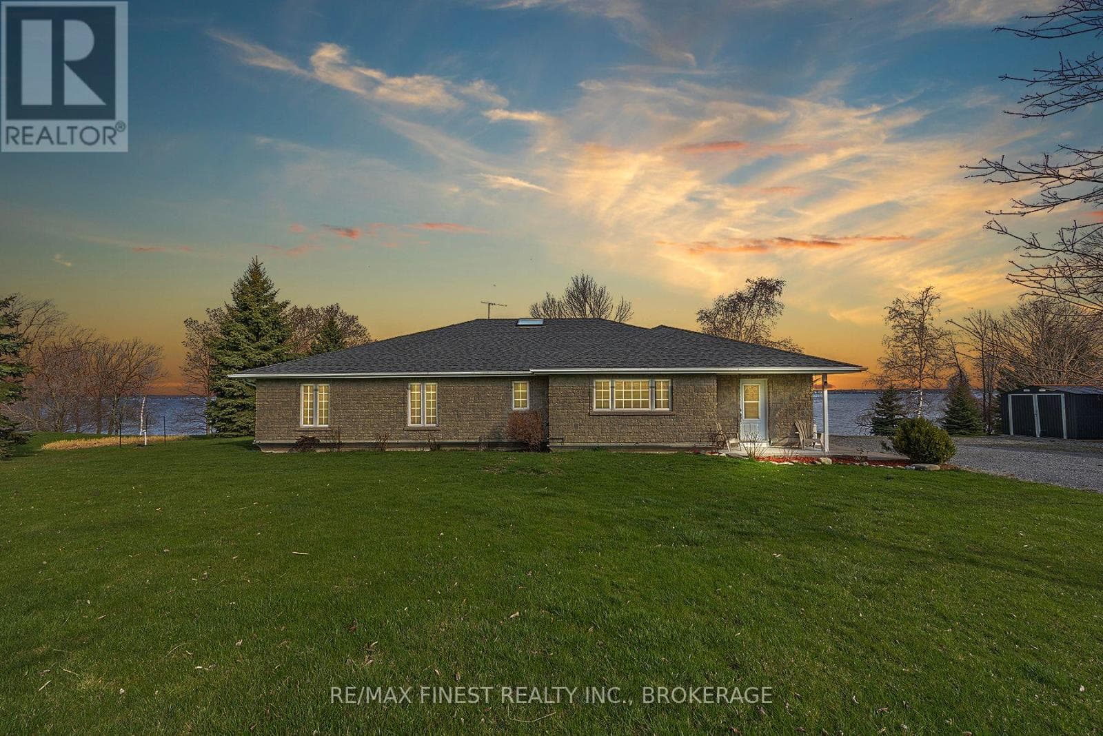 3 bed 2 bath single family at 2800 FRONT ROAD — $899,900