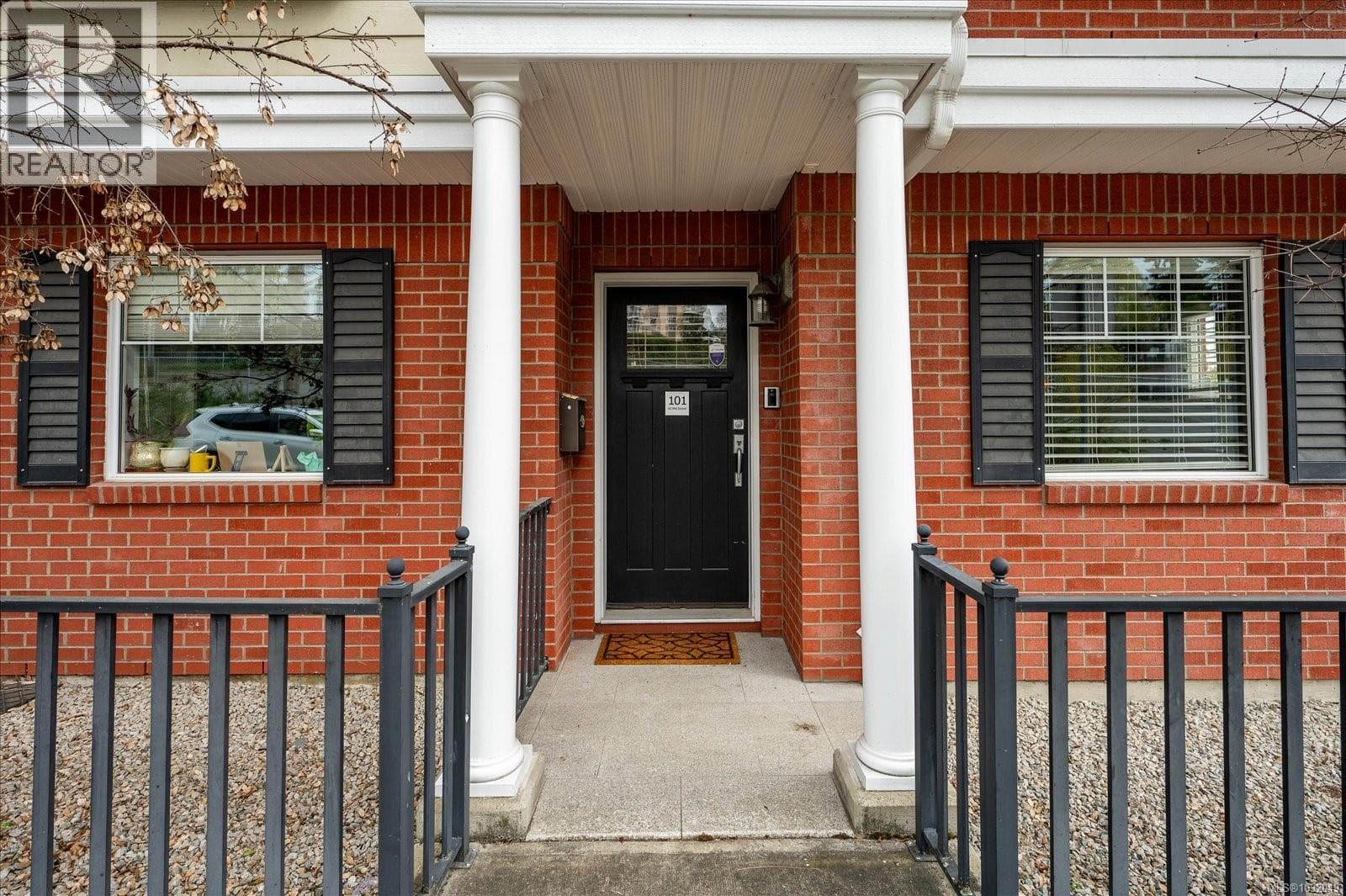 2 bed 3 bath single family at 101 50 Mill St — $529,000