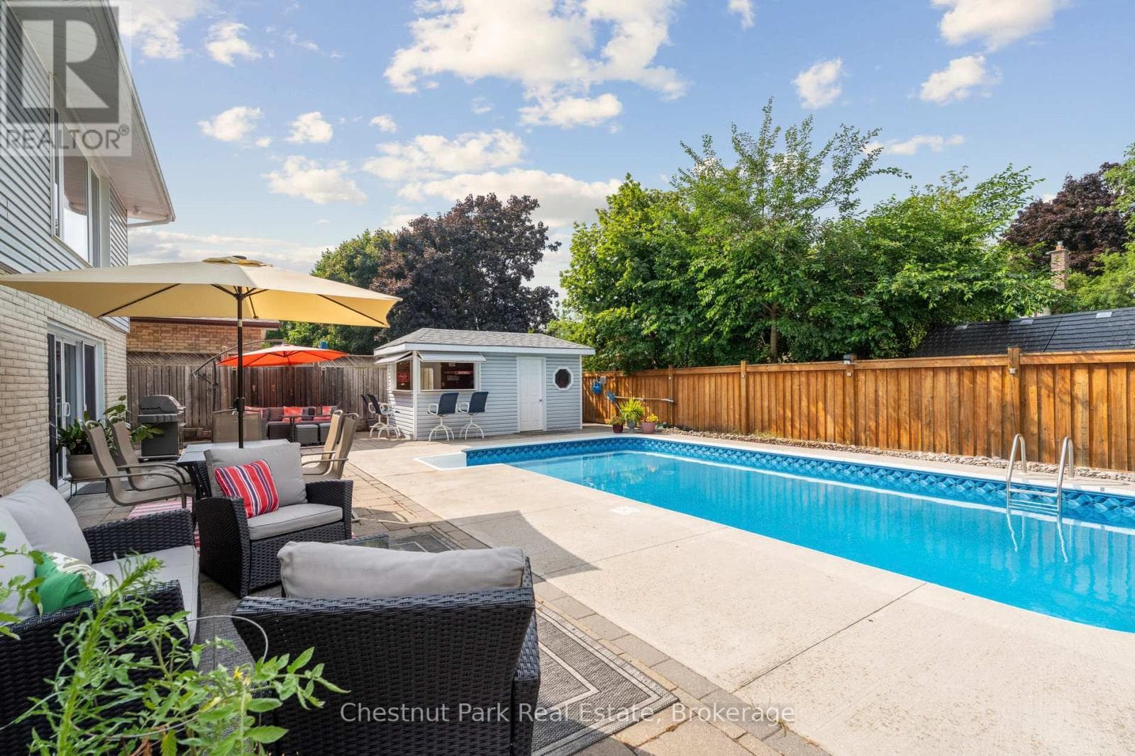 16 DAVIES CRESCENT photo 4