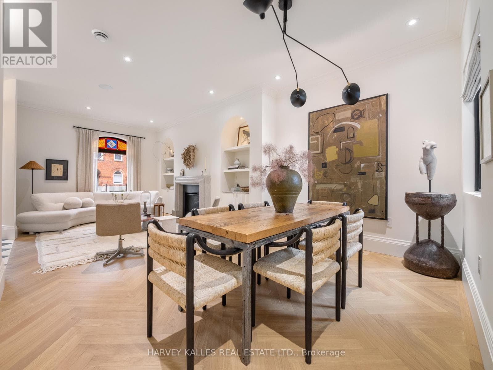239 BORDEN STREET photo 5
