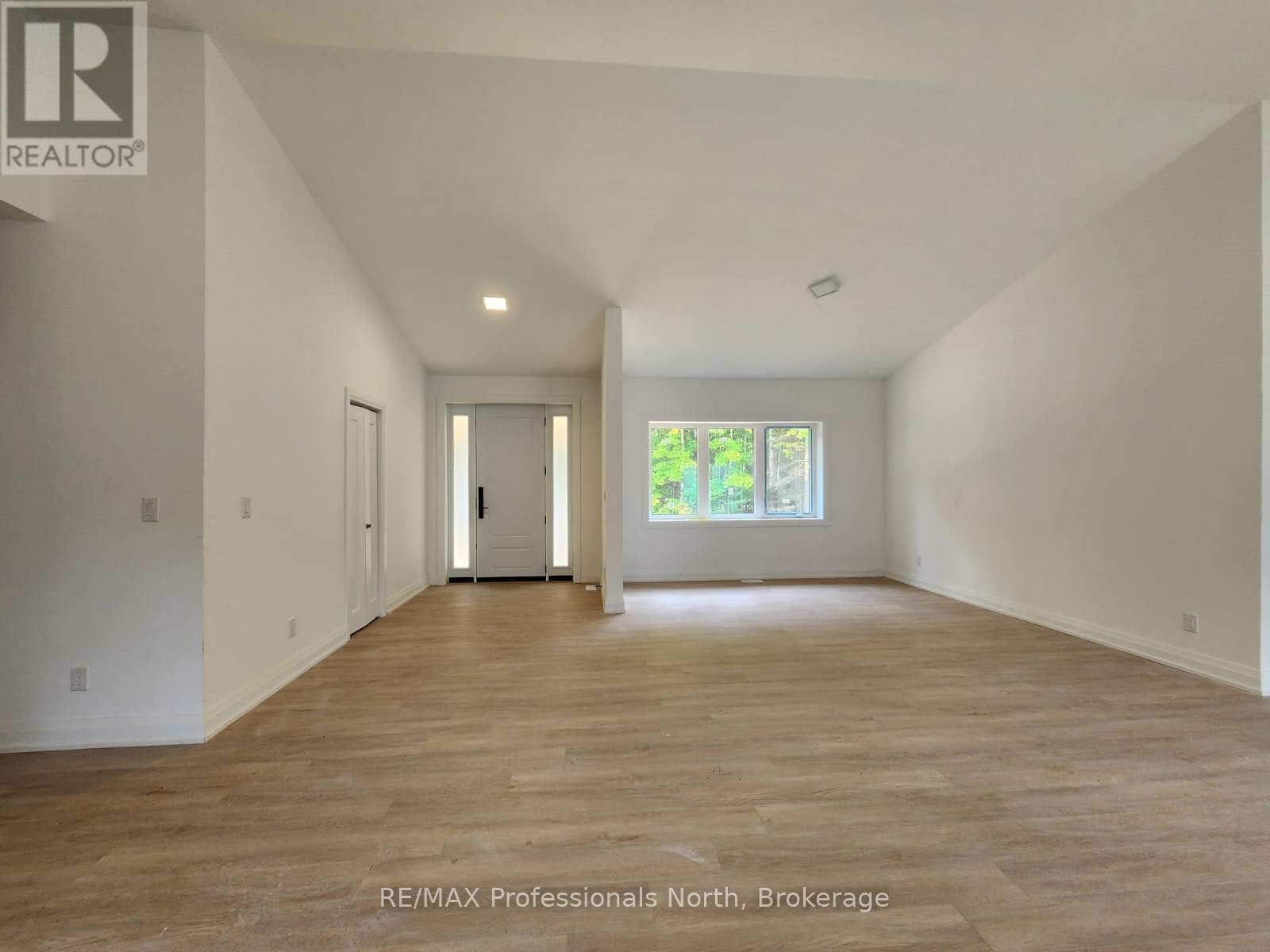 282 ECHO RIDGE ROAD photo 3