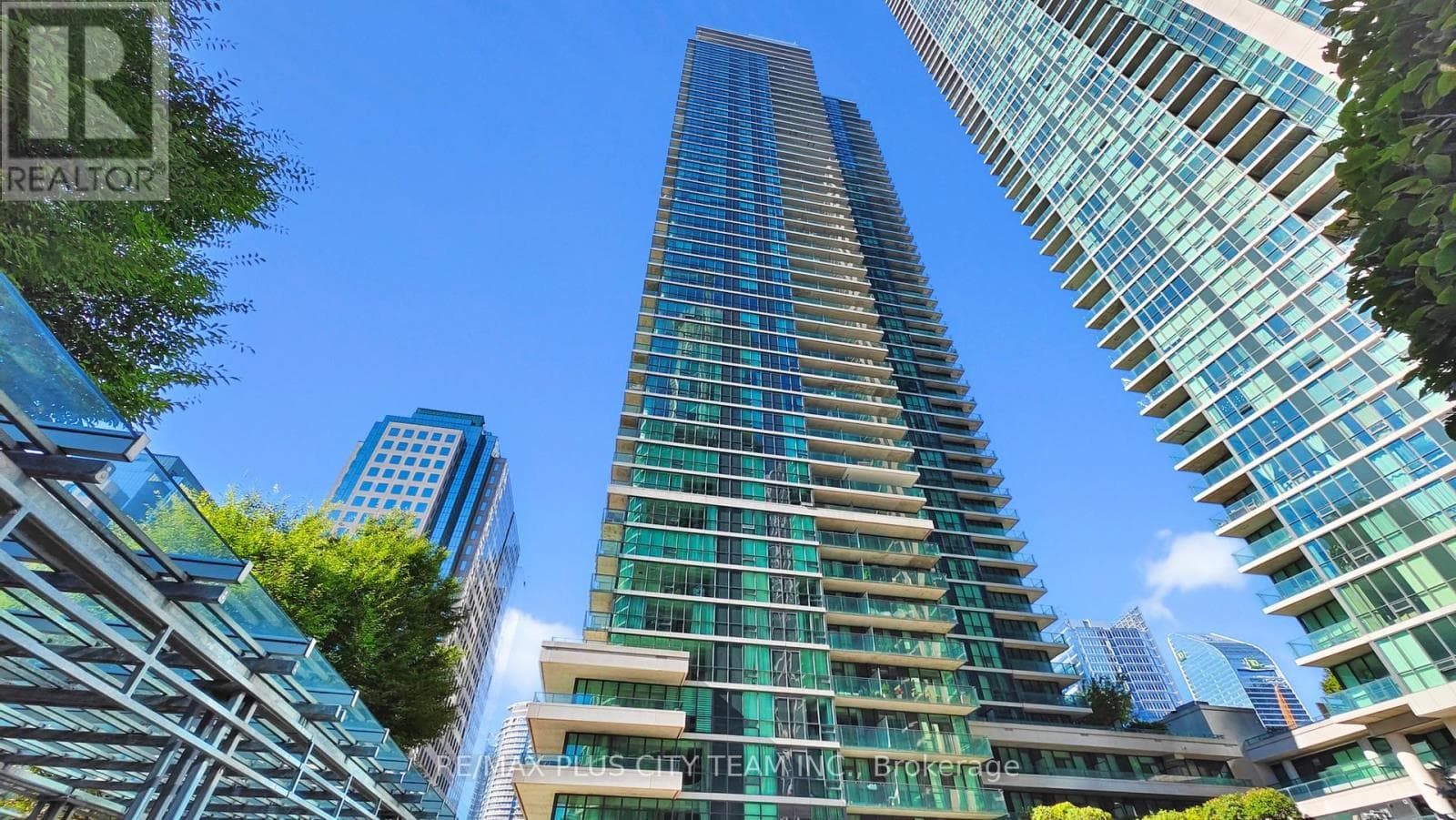 2902 - 33 BAY STREET photo 2