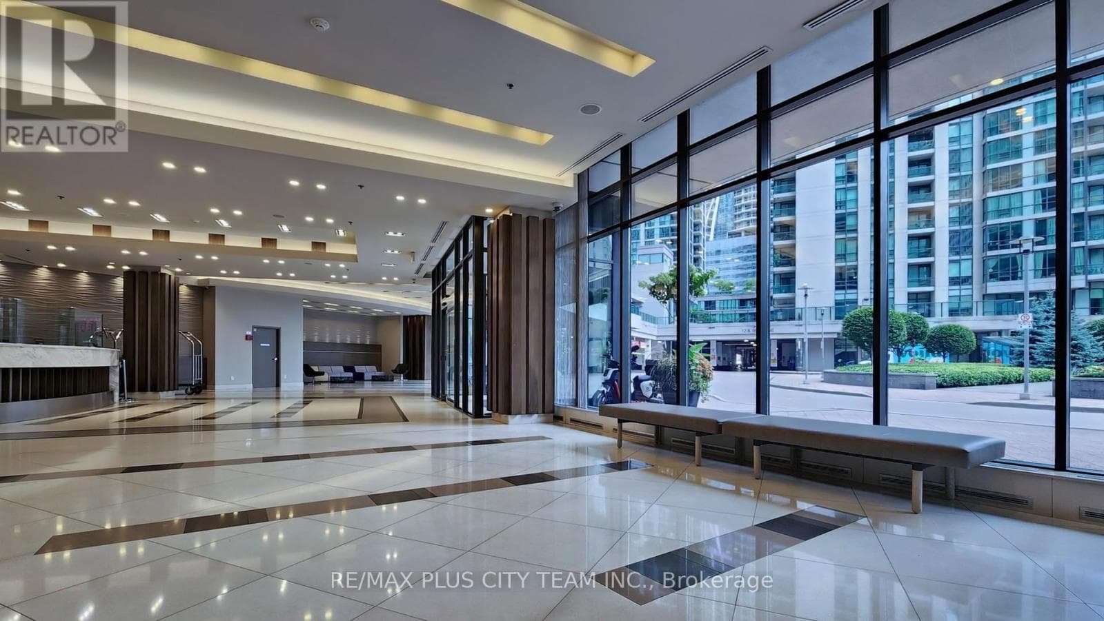 2902 - 33 BAY STREET photo 5