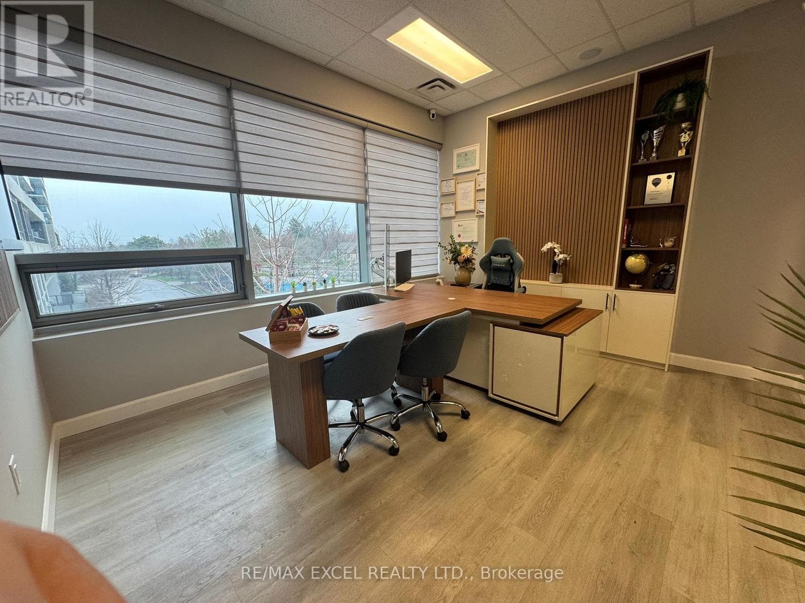 retail at 202 - 7163 YONGE STREET — $299,000