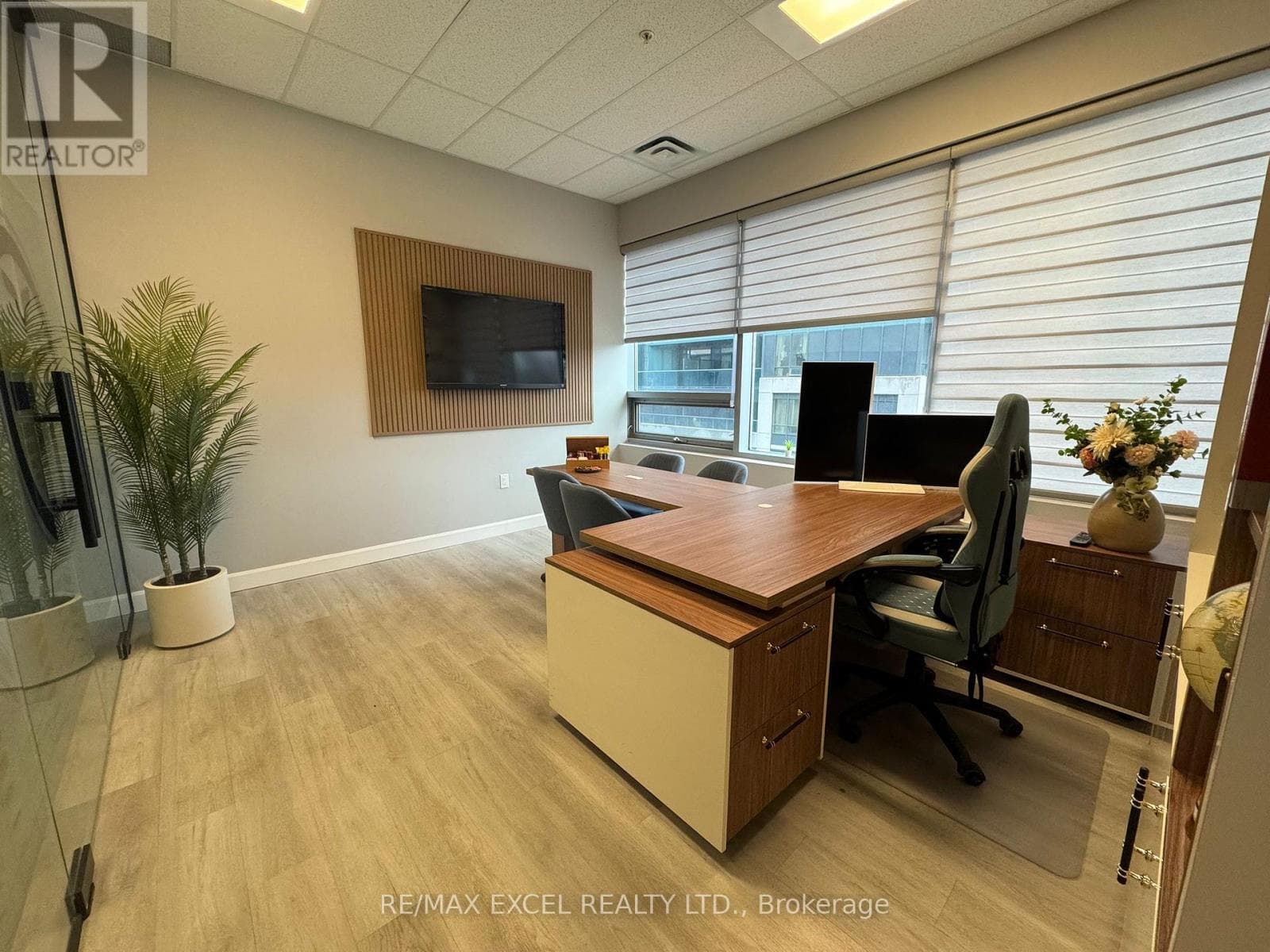 202 - 7163 YONGE STREET photo 2