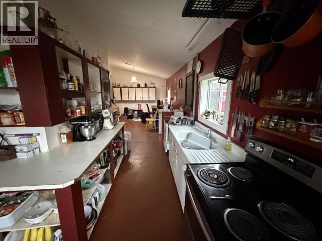6479 SUTHERLAND AVE photo 3