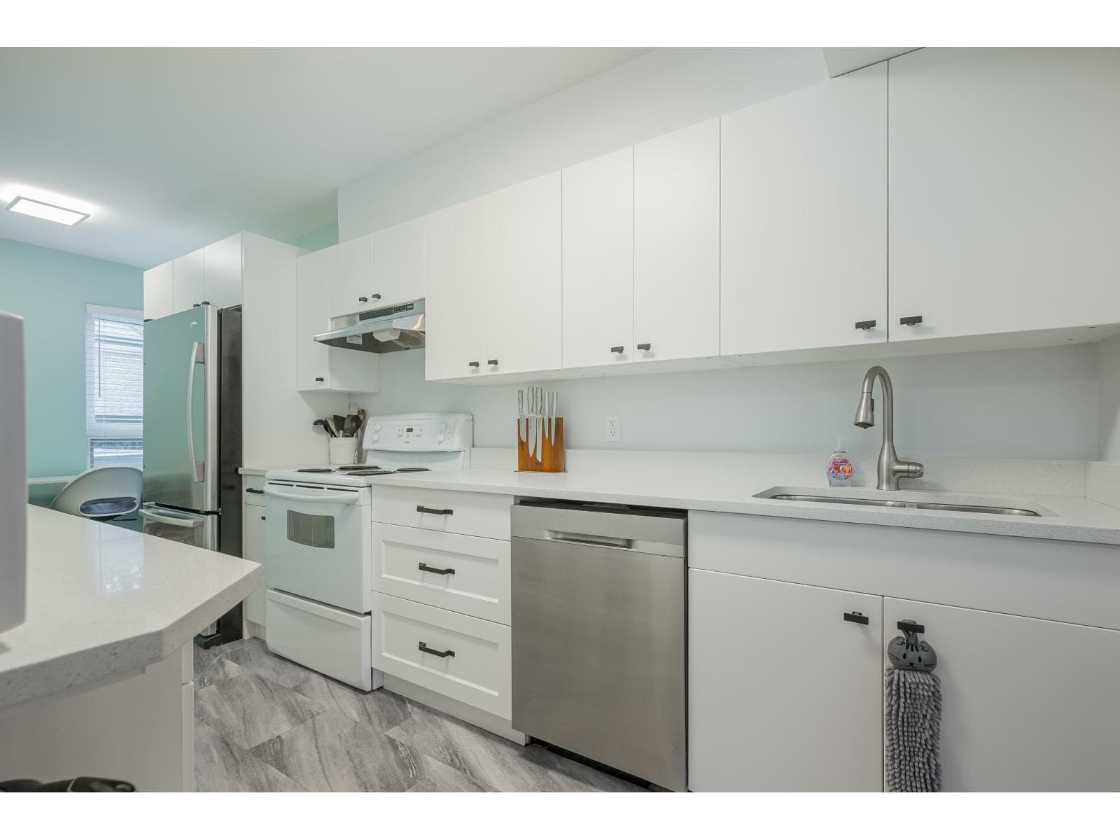 54 6712 BAKER ROAD photo 2