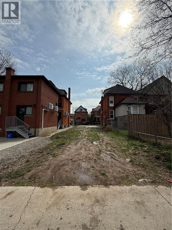 80 ONTARIO Avenue photo 4
