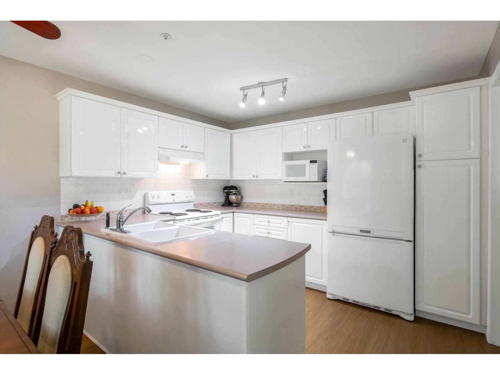 104 12155 75A AVENUE photo 2