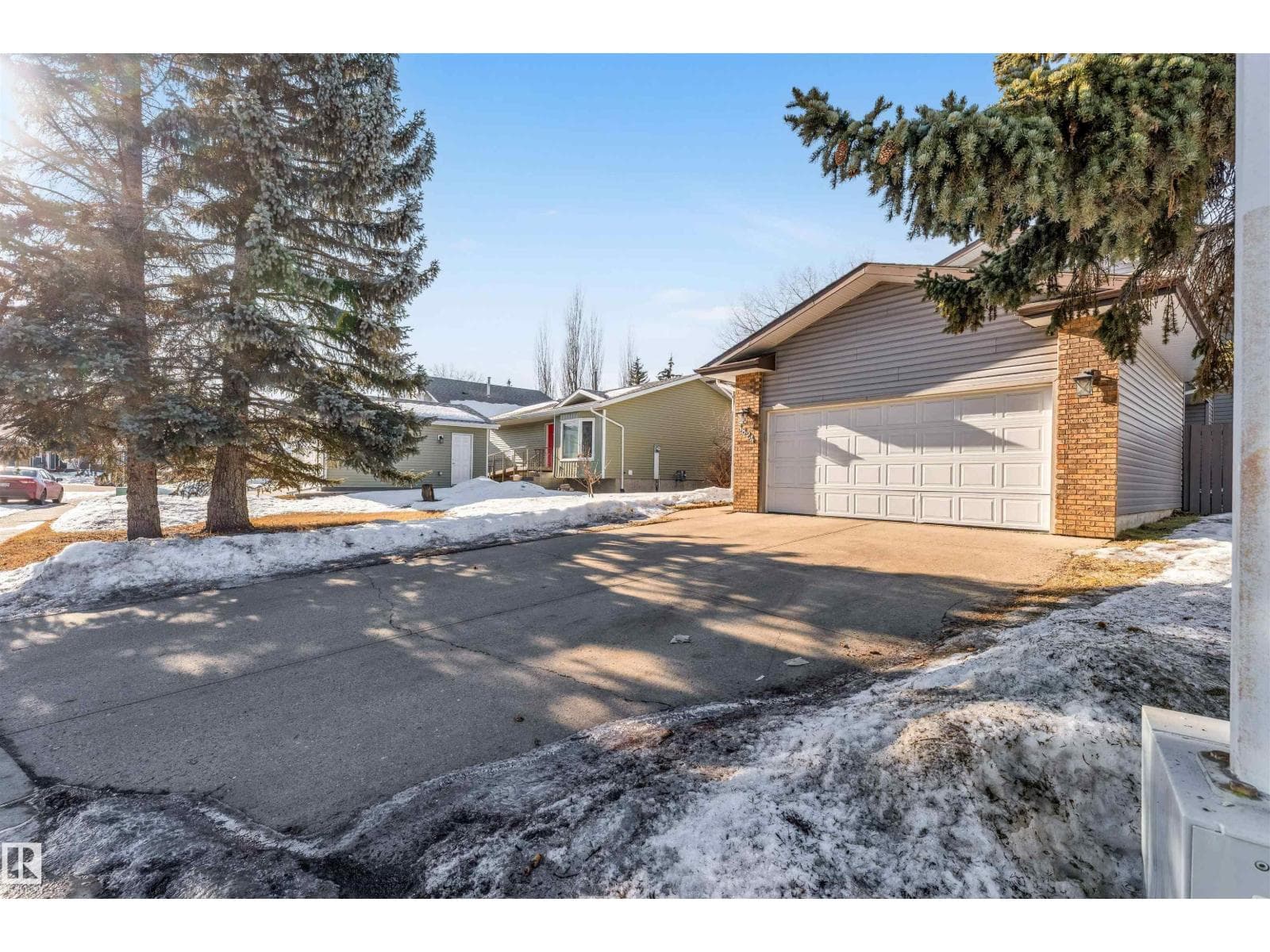 3824 48 ST NW photo 3