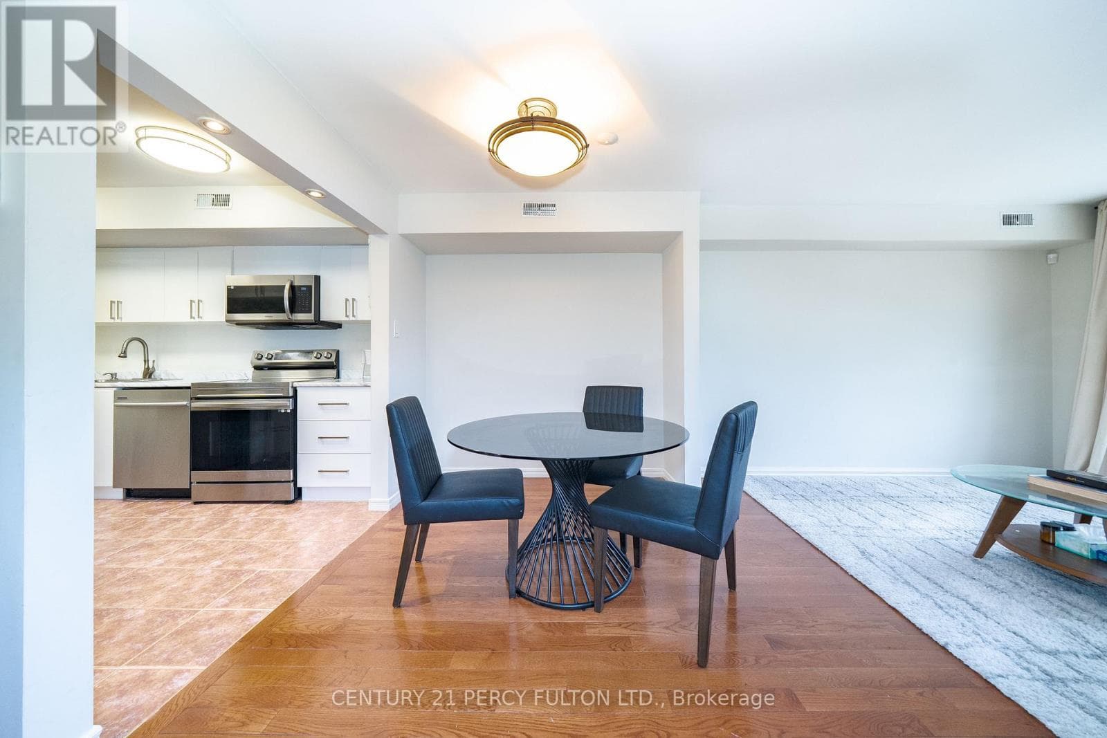 744-746 WILSON AVENUE photo 4