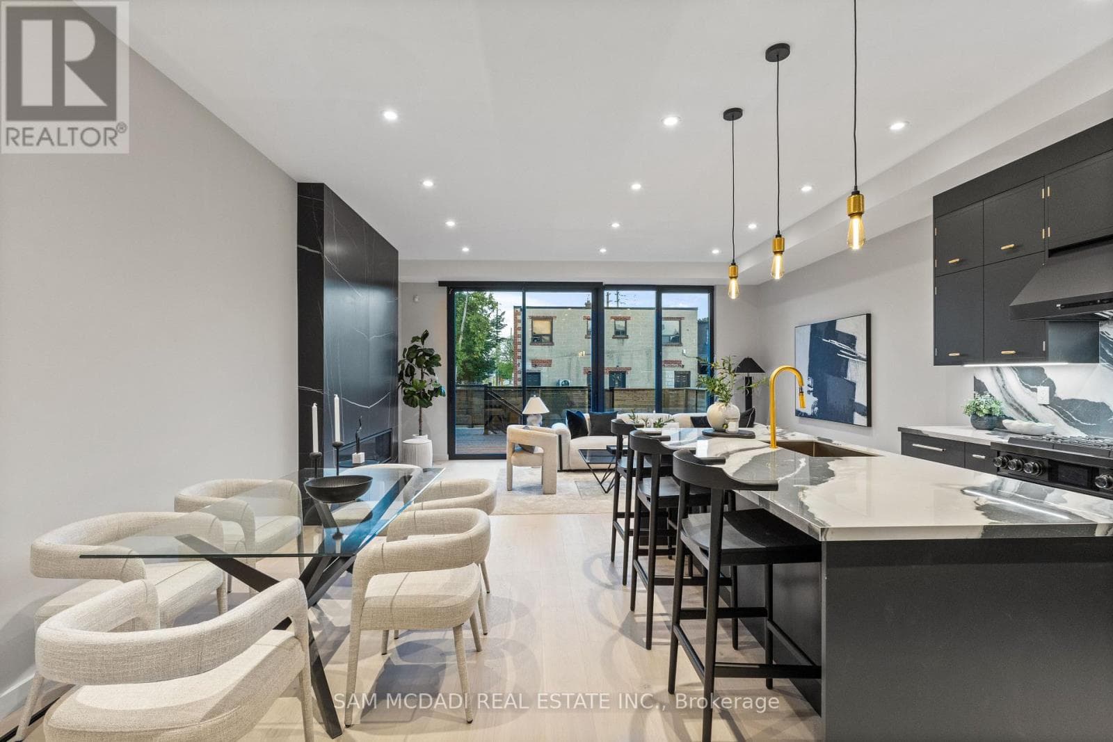 1090 ELLA AVENUE photo 3