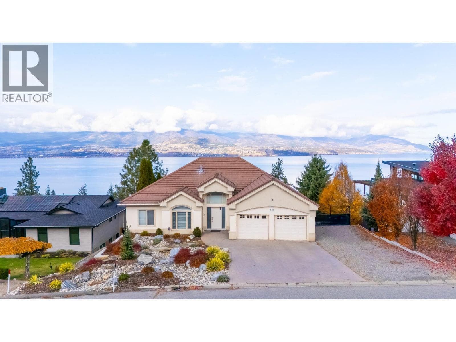 378 Okaview Road photo 2
