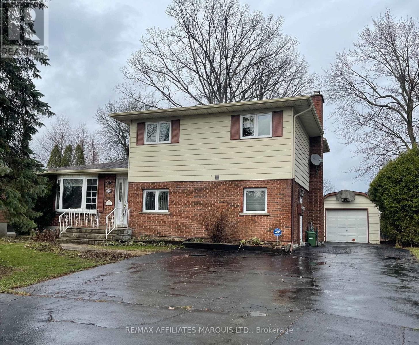 4 bed 2 bath single family at 577 LYNWOOD DRIVE — $519,900