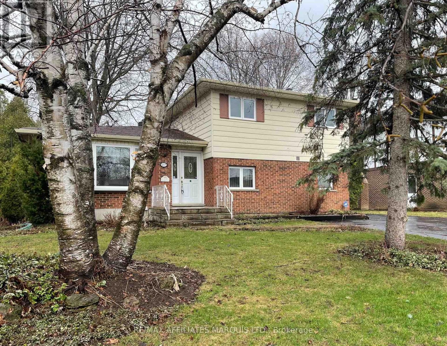 577 LYNWOOD DRIVE photo 2