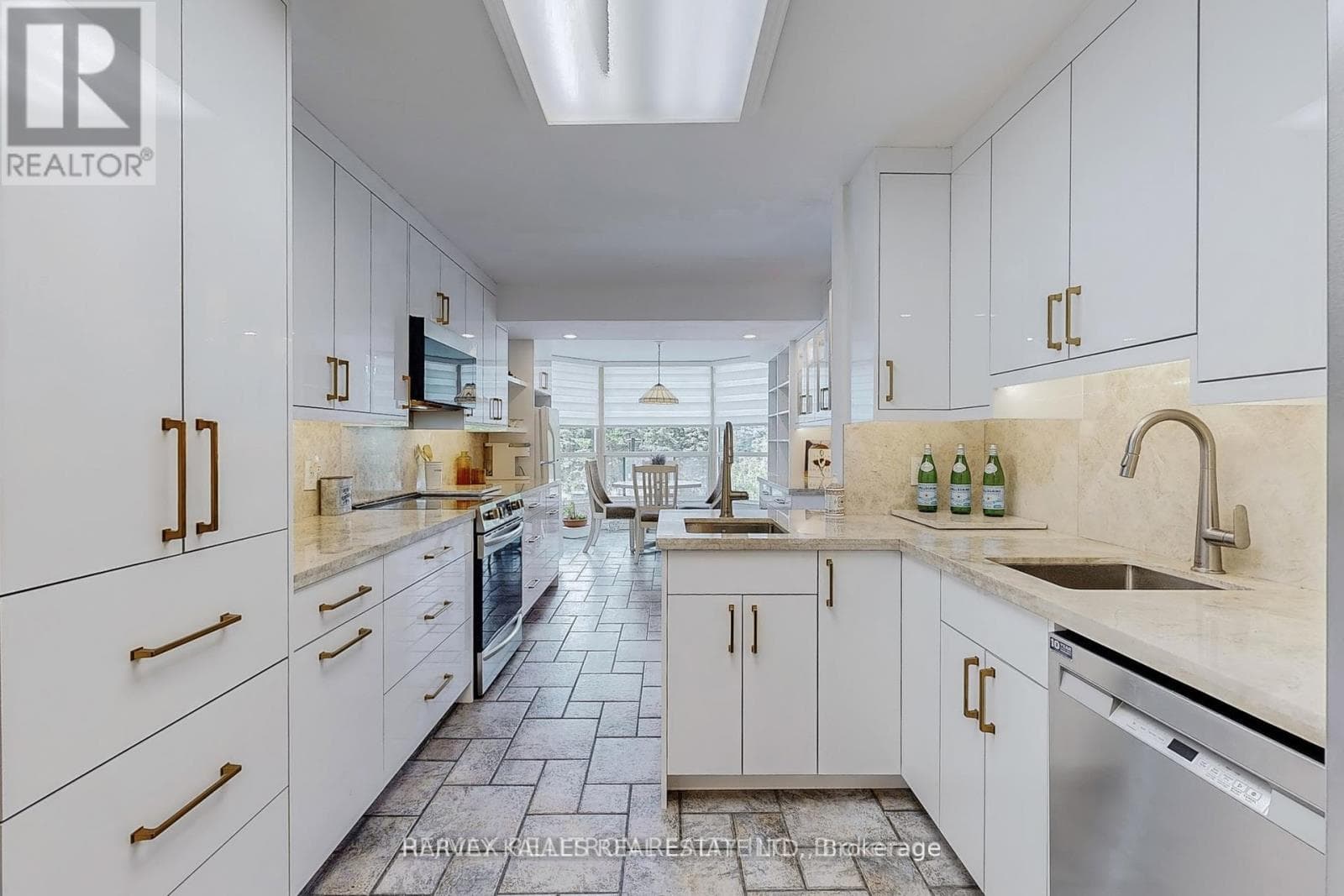 311 - 7300 YONGE STREET photo 4