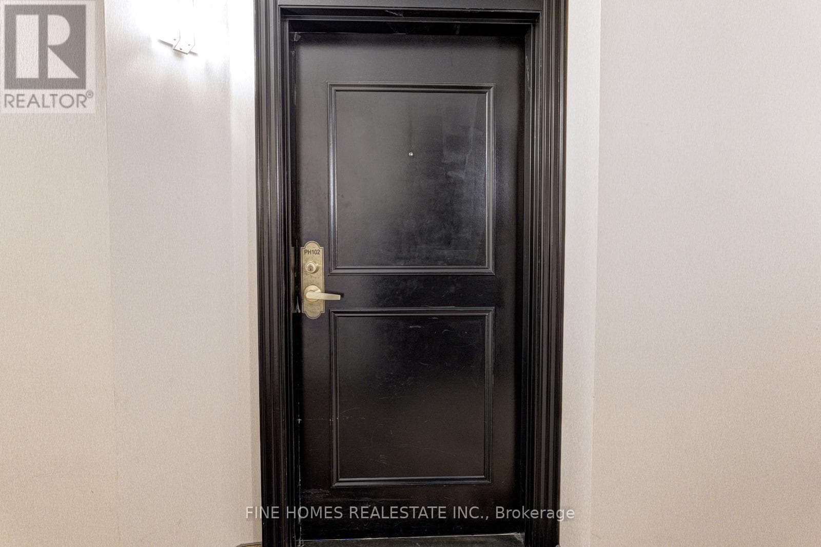 PH102 - 1 EMERALD LANE photo 3