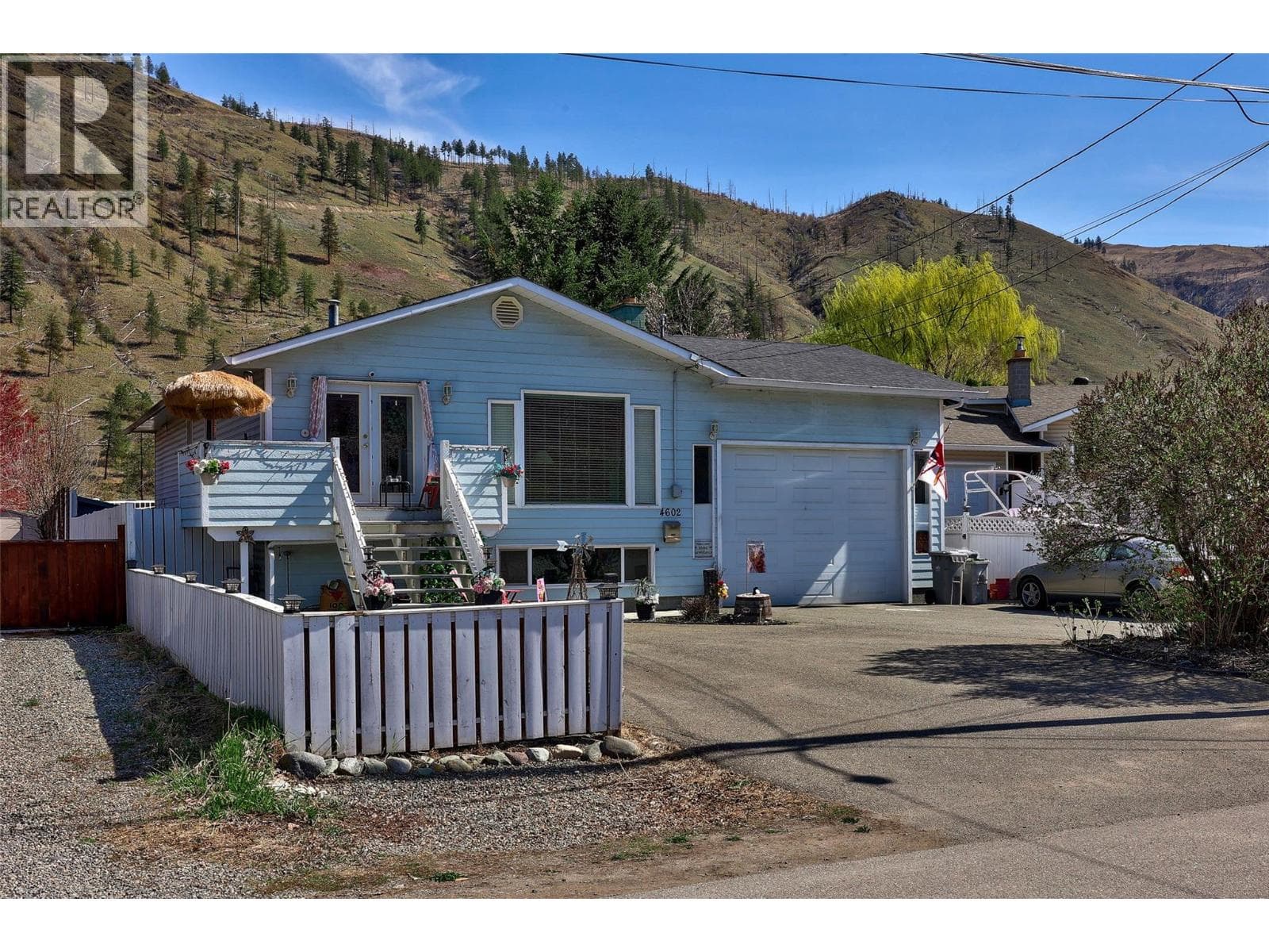 4602 Strawberry Lane photo 2
