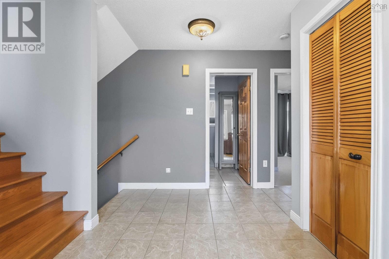 52 Stoneridge Court photo 4