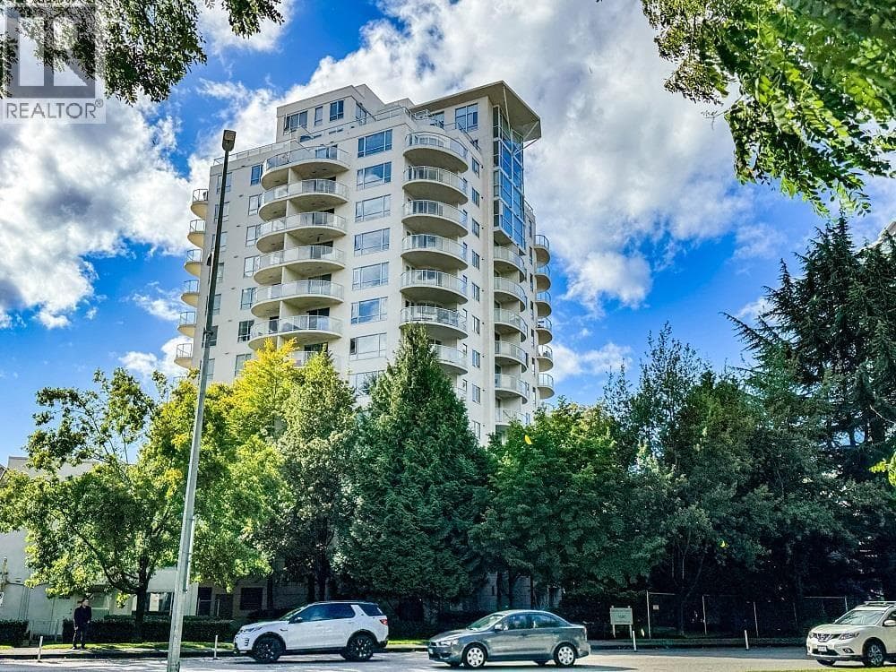 2 bed 2 bath single family at 701 7680 GRANVILLE AVENUE — $768,000