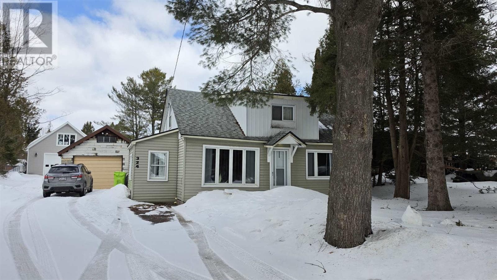 2 bed 1 bath single family at 324 River RD — $339,000