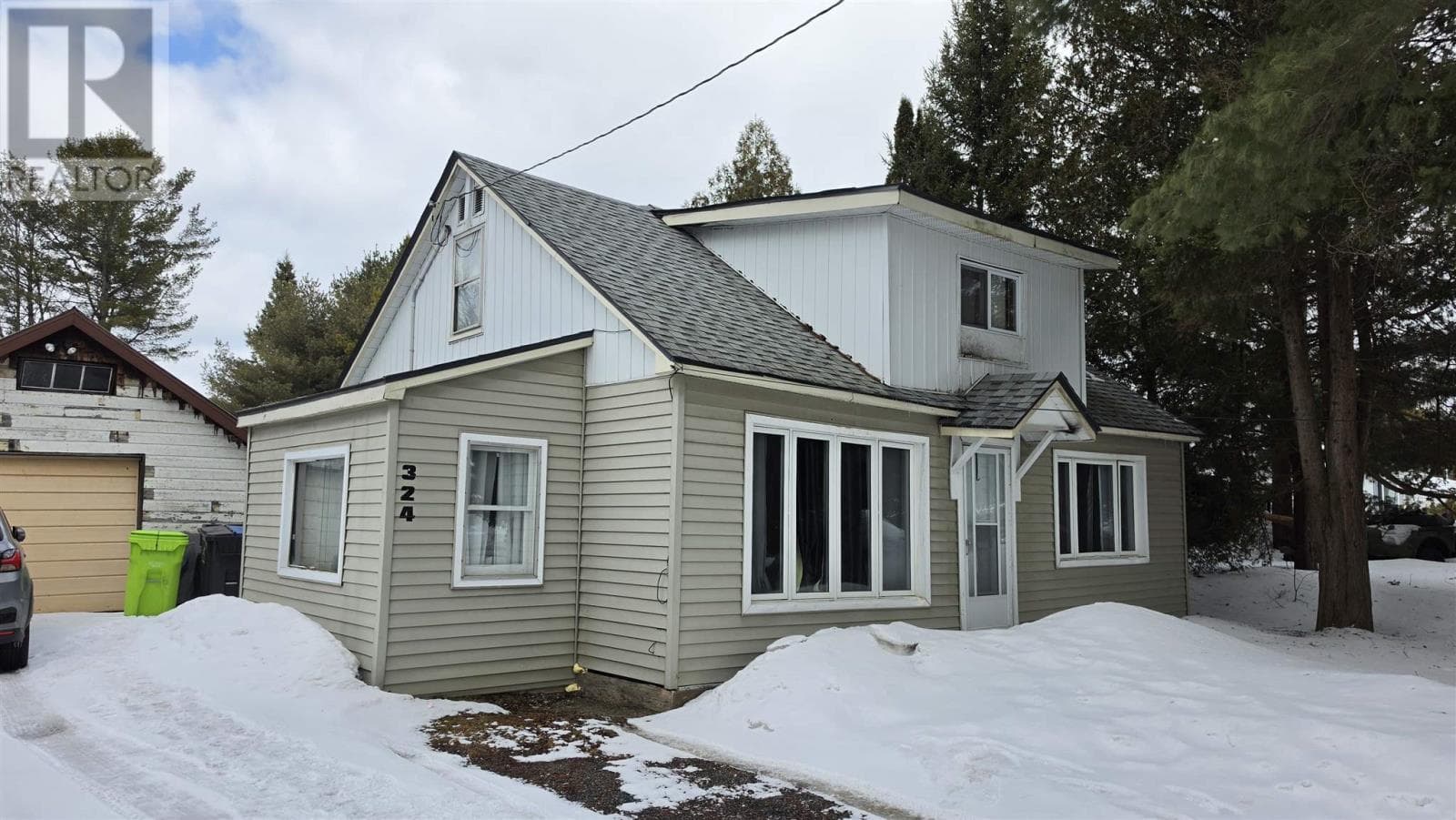 324 River RD photo 2